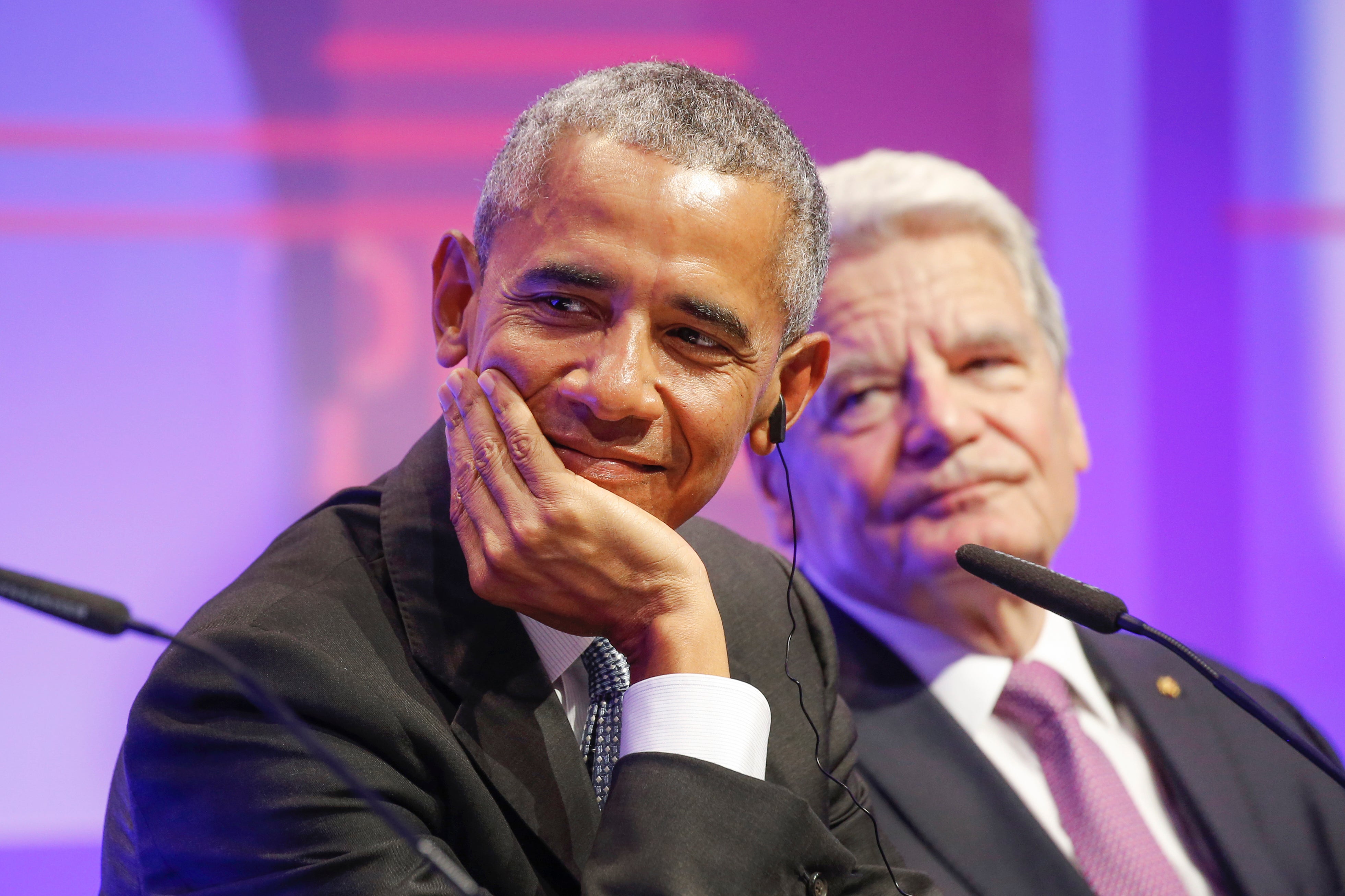 Here's How Obama Casually Congratulated Kevin Durant After His First NBA Championship Win
